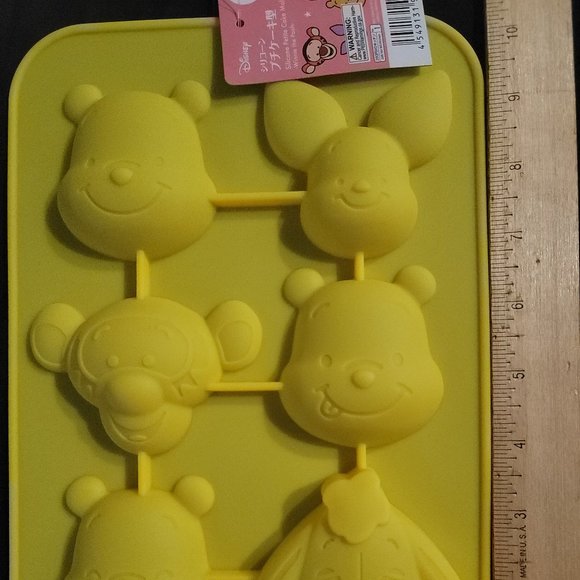 DISNEY´S Winnie the Pooh Bear, Eeyore, Piglet, and...